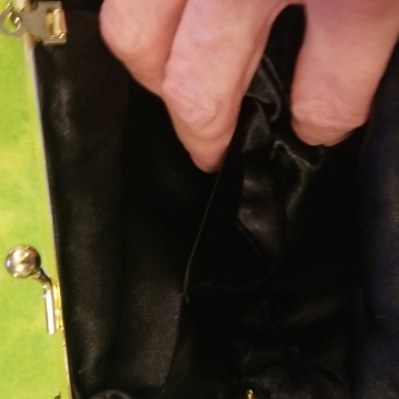 Black beaded seashell handbag - Picture 8 of 10